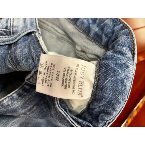 Judy Blue Boot a cut Distressed Plaid Patch Jeans sz 18W EUC - Picture 8 of 8